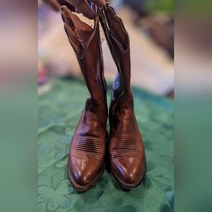 Beautiful Lucches Leather Cowboy Boots